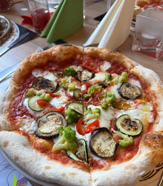 Pizza alle Verdure mit Gemüse